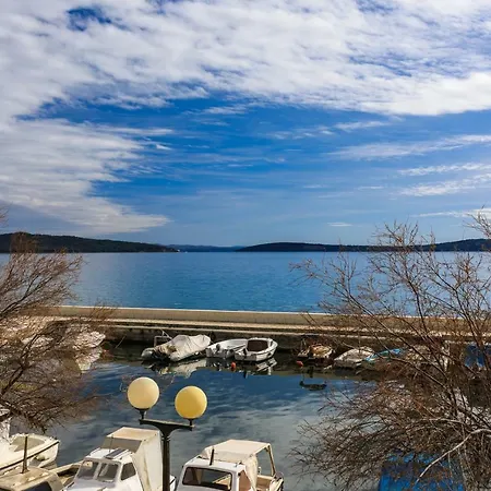 Holiday home Obrov Kastela