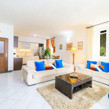 Holiday home Obrov *